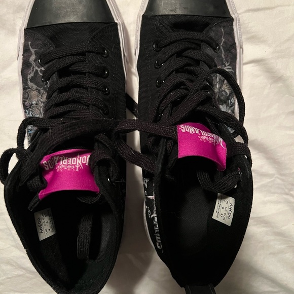 Tiny Tina’s Wonderlands Akedo Shoes - Picture 3 of 5